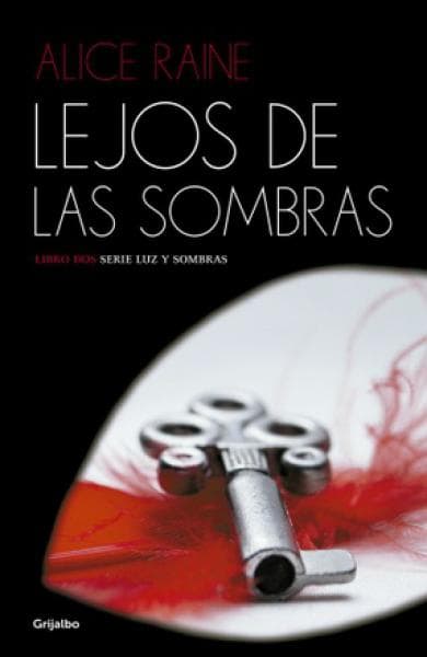 LEJOS DE LAS SOMBRAS