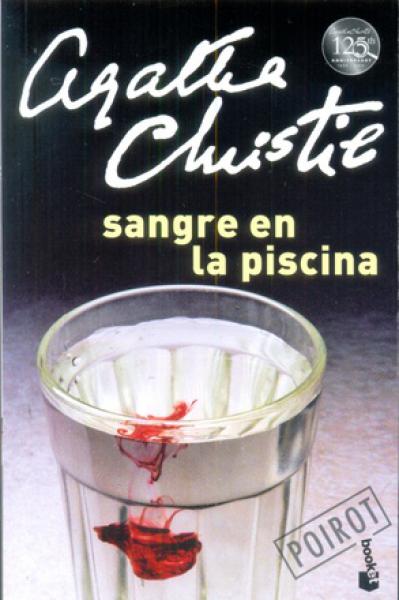 SANGRE EN LA PISCINA